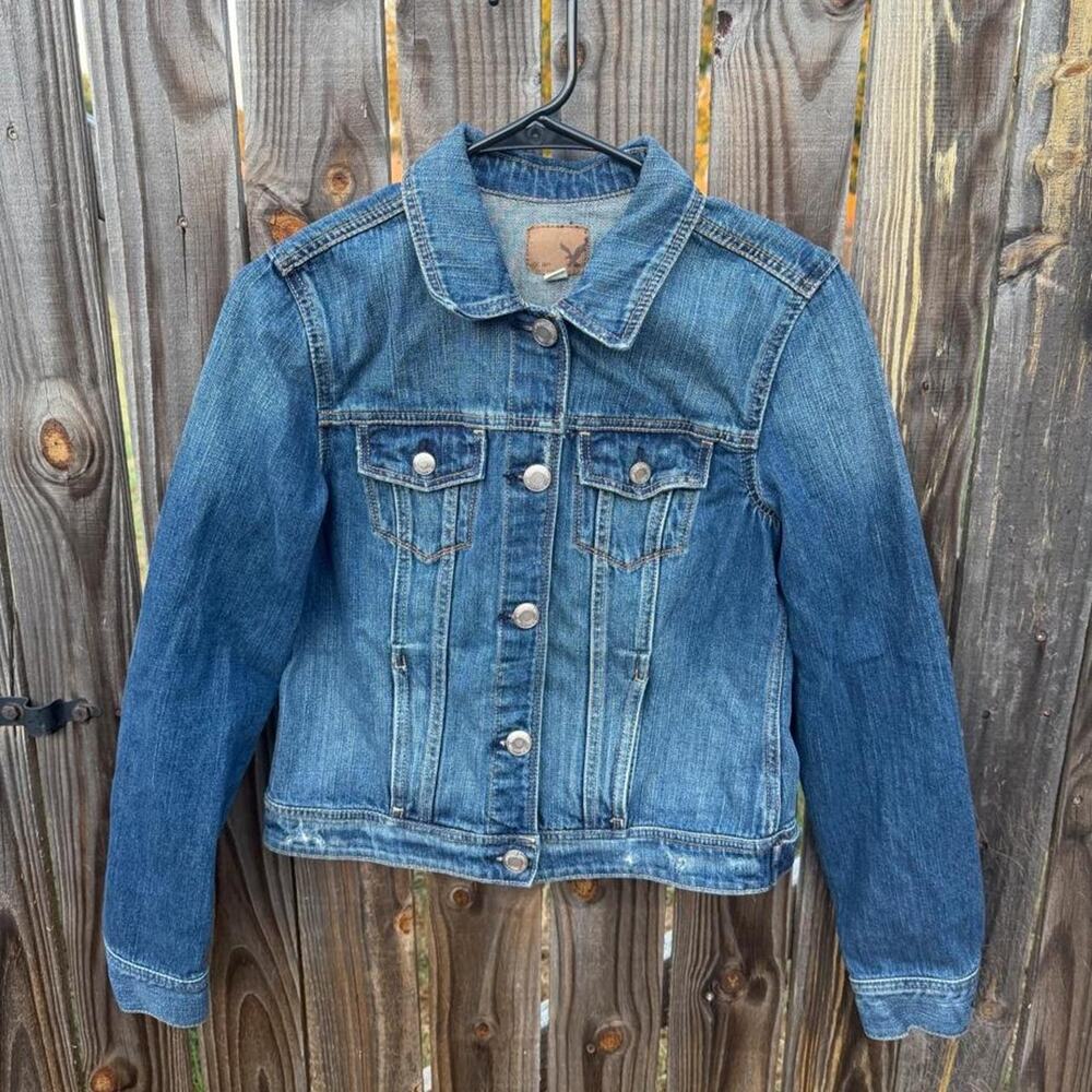 Classic American Eagle Outfitters Blue Denim Jacket - Size Medium